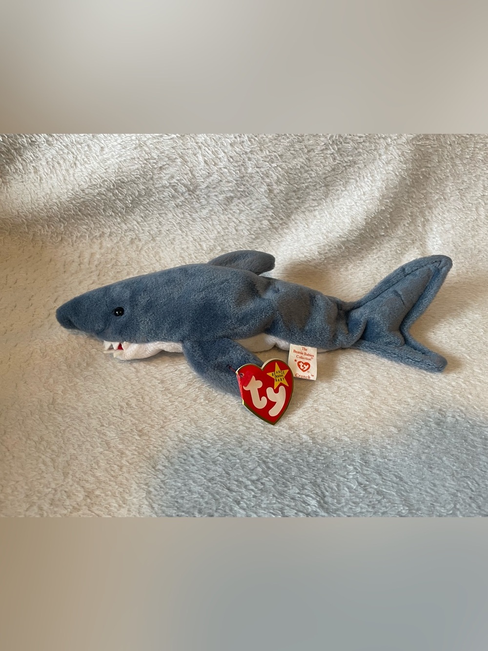 PVC Pellets Tag Errors Ty 1996 Shark 'Crunch' in Blue and White with Heart Tag